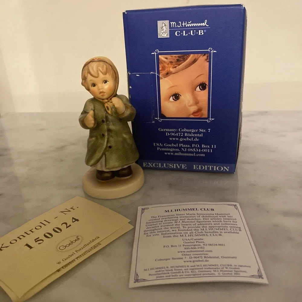 Hummel Club Membership Figurine - Keeping Time - Mint in Box 4